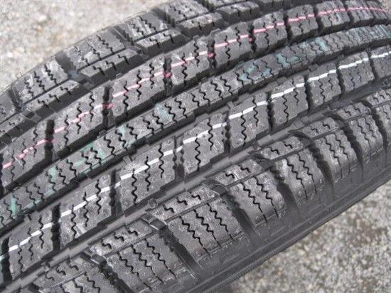 205/70R15 106/104S Tracmax ICE PLUS